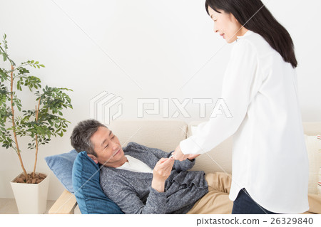 Husband with poor physical condition 26329840