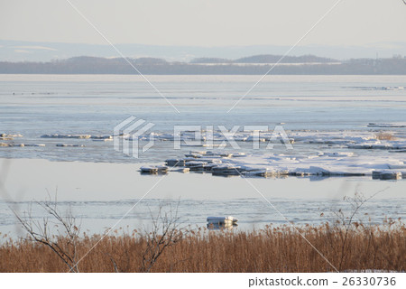 Winter landscape of Nogei Lake Winter landscape of Nogei Lake 26330736