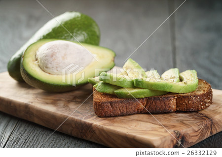 open sandwiches with avocado and spices 26332129