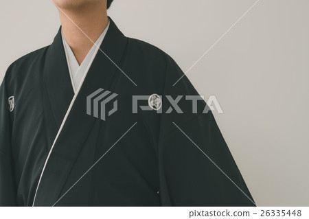 clothing decorated with a family crest, faceless, gents 26335448