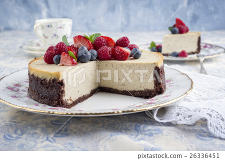 New York Cheesecake with Fruits New York Cheesecake with Fruits 26336451
