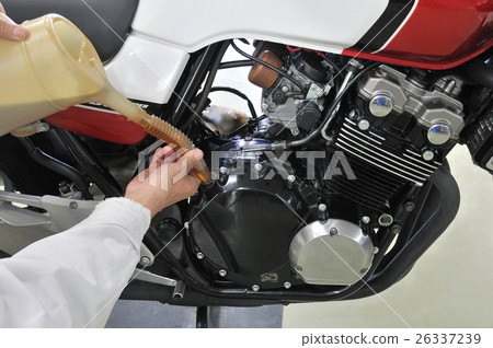 改變摩托車的油 26337239