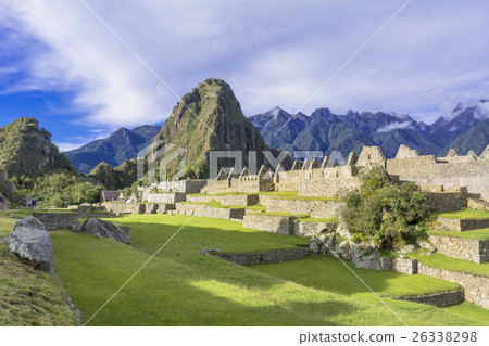 Machu Picchu remains and Wainapicchu 26338298
