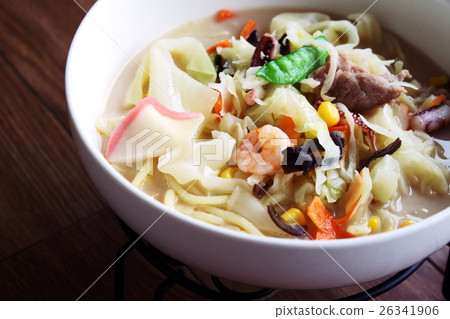 Champagne noodles Champagne noodles 26341906
