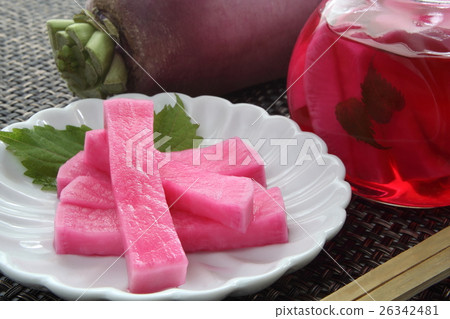 Pickled red radish pickled with sweet and sour 26342481