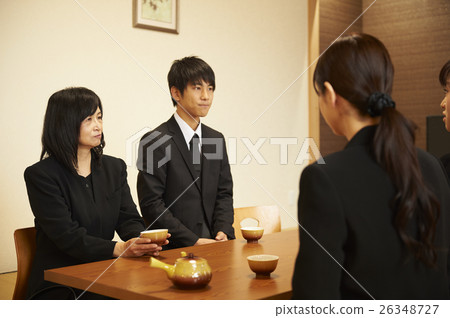 Family funeral 26348727