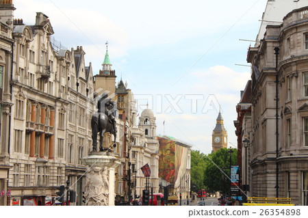 Travel enthusiast in London 199: View from Trafalgar Square 26354898