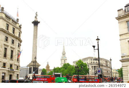Traveling in London 201: Trafalgar Square 2 Traveling in London 201: Trafalgar Square 2 26354972