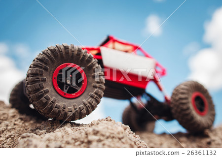 Rc crawler outside, view from below 26361132