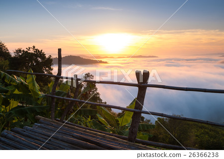 Beautiful view with sea of clouds at Phuhuayesan Beautiful view with sea of clouds at Phuhuayesan 26366238