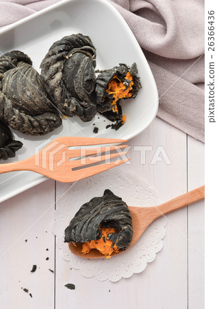 Charcoal curry puff pastry 26366436