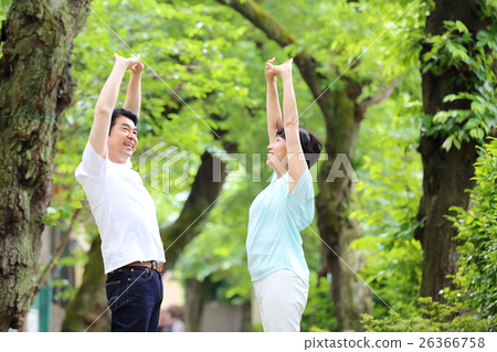 生活方式中間情侶公園 26366758