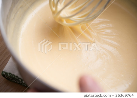 Making sweets 26369764