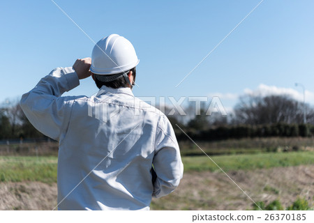 Men at work 26370185