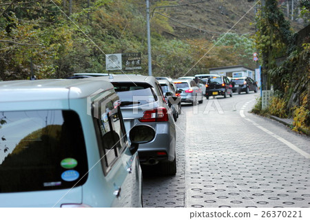 Mitakeyama Takimoto站停車場的擁堵 26370221