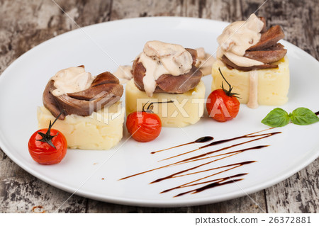 mashed potatoes with Beef tongue mashed potatoes with Beef tongue 26372881