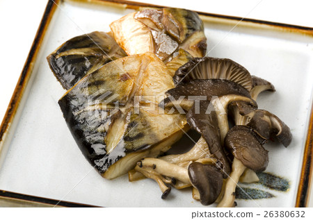 Grilled salt mackerel and mushrooms 26380632