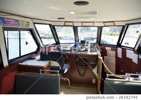 Cruiser's steering room 26382745