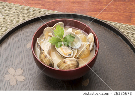Clam miso soup 26385678