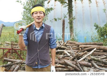 A man with an ax 26389549