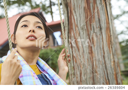 享受鄉下生活的女性畫象 享受鄉下生活的女性畫象 26389804