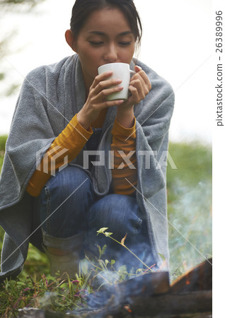 一個篝火的女人 26389996