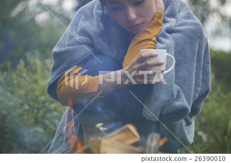 一個篝火的女人 26390010