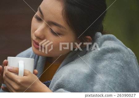 Female portrait enjoying country life 26390027