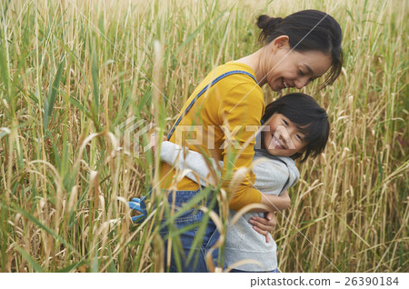 Parent-child portrait living in the country 26390184