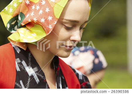 幫助茶採摘的外國婦女農業幫手 幫助茶採摘的外國婦女農業幫手 26390386