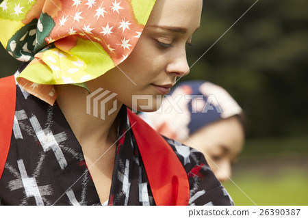 幫助茶採摘的外國婦女農業幫手 幫助茶採摘的外國婦女農業幫手 26390387