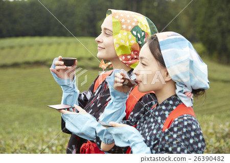 日本和外國茶女孩肖像 26390482