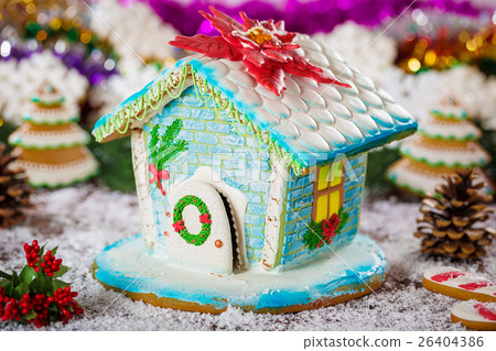 Gingerbread house with Christmas tree - homemade Gingerbread house with Christmas tree - homemade 26404386