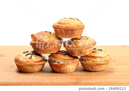 Small Savory Pie 26409122