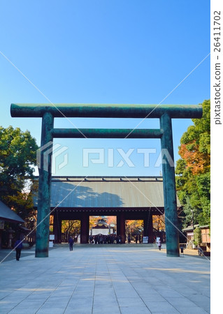 Yasukuni Shrine's second torii gate 26411702