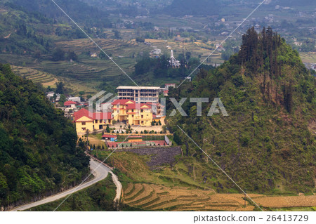 Buildings between three mountains, Quan Ba 26413729