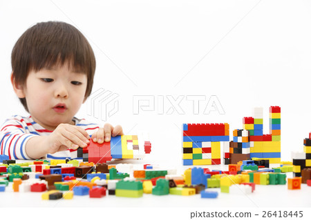 男孩玩積木 男孩玩積木 26418445