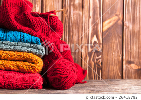 Color knitted clothes 26418782