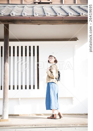 One person traveling woman 26419695