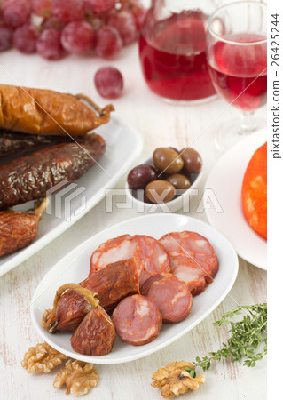 chourico on dish 26425244