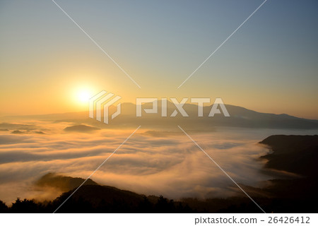 在Kukuto盆地的雲海 26426412