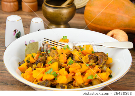 Baked Pumpkin with Mushrooms and Vegetables 26428598