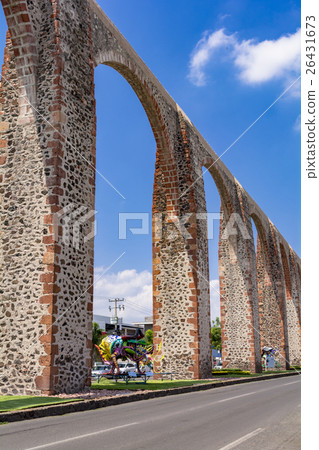 Historical and historic district of World Heritage · Queretaro 26431673