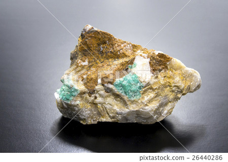 Emerald gemstone Columbia 26440286