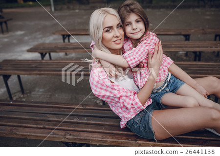 young family mother and daughter 26441138