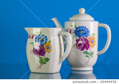 Very old porcelain tea set Very old porcelain tea set 26444439