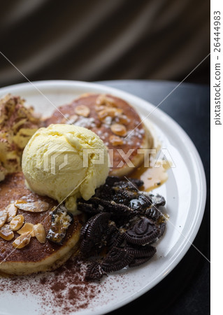Pancake with ice cream 26444983