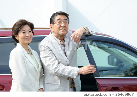 Senior couple drive 26469967