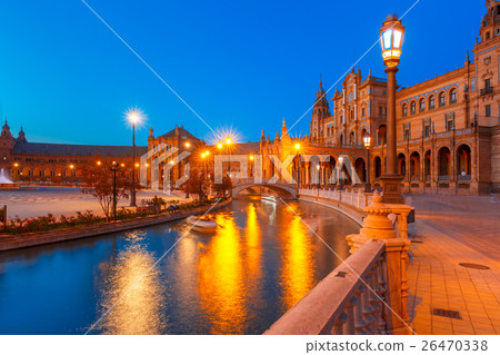 Plaza de Espana at night in Seville, Spain 26470338