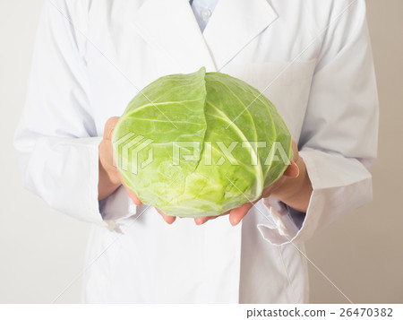 A white lady with cabbage 26470382